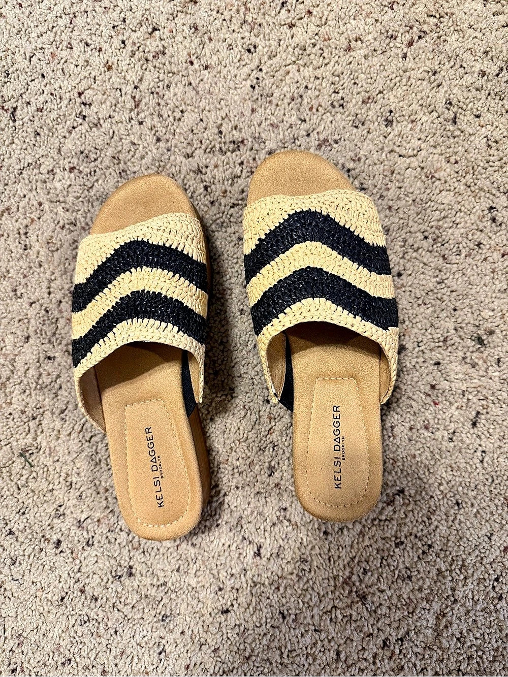 Kelsi Dagger Platform Slide Sandals in Tan & Black US 8.5 like New
